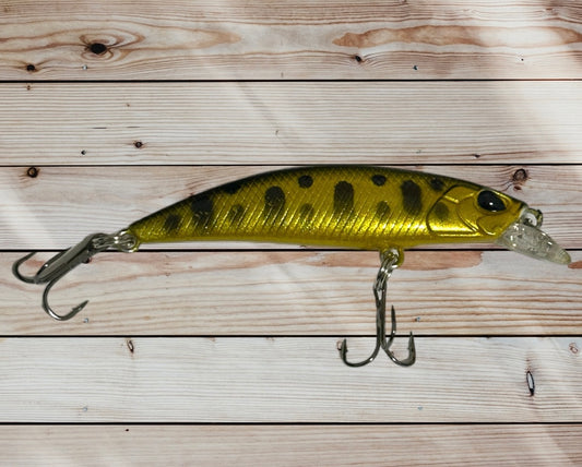 Yellow With Black Lines Sinking Lure